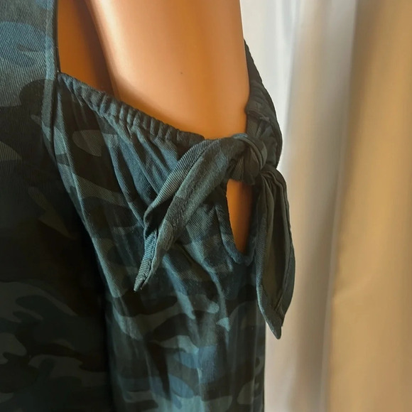 Rock & Republic Button Down Camouflage Western Ruffle Size M Longsleeve Fall - Picture 5 of 13